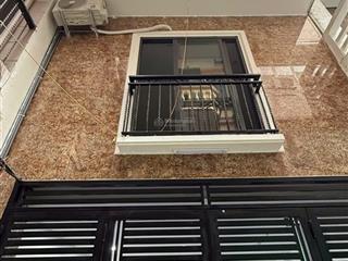 115m2  17 phòng full nội thất  33 tỷ  95tr/tháng ~ 1.140tỷ/năm  ô tô vào nhà  7 tầng thang may