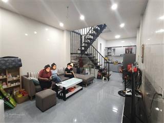 Nhà đẹp ở ngay  45m2  3 tầng chỉ hơn 3 tỷ  gần phố, gần ô tô  dân xây  tiện ích vô vàn