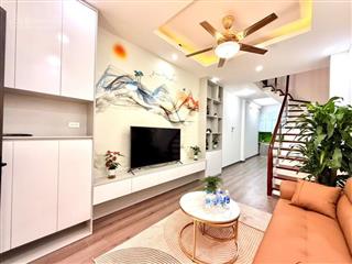 Chủ nhà cần bán gấplô góc 2 mặt thoáng 43m cách mặt phố tầm 50m  tặng nội thất có sẵn