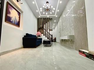 Bùmcòn đúng 1 căn33m * 4 tầng dân xây chắc chắn chỉ hơn 6 tỷ2 thoáng trước saungõ 3 gác chạy