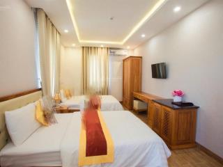 Một chiếc khách sạn cách biển quy nhơn 500m  trục đường lớn trung tâm