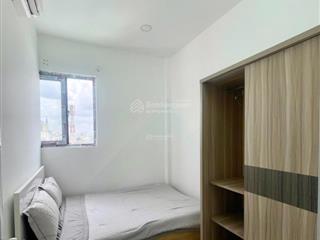 Chỉ 5.9tr cho thuê căn hộ dạng 2pn tách bếp, 2 cửa sổ trời, full nội thất