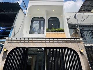 Cần bán gấp nhà 64m2/2tỷ68 hoàng diệu p12 quận 4. gần chợ xóm chiếu 350m, đang cho thuê 15tr/th