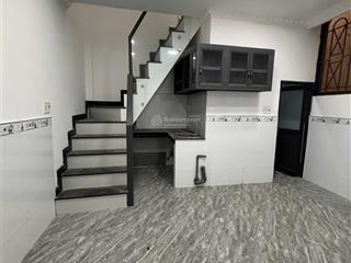 935 huỳnh tấn phát q7. 160m2 chỉ 11tỷ. có 7 căn nhà riêng. thích hợp cho thuê chdv. tổng 14 phòng