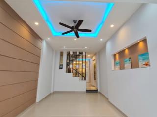 Nhà đẹp đón tết . mặt tiền đường số . tân quy .q7.95m2. 16,8 tỷ. shr hoàn công