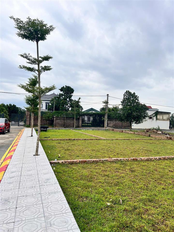 2.5 tỷ chính chủ bán lô đất 100m² trung tâm phú cát sát quốc lộ kết nối trực tiếp khu cnc hòa lạc