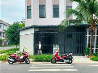 Bán biệt thự view đẹp đối diện công viên tại mỹ hạnh nam, 4 tỷ, 8x15 , 2 l,(120 m2)