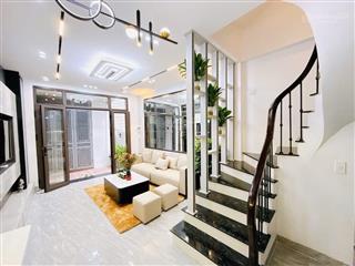 Bán nhà trung tâm q.cầu giấy 35m 5 tầng 7.4 tỷ. nhà mới ở luôn, gần ô tô,gần phố.
