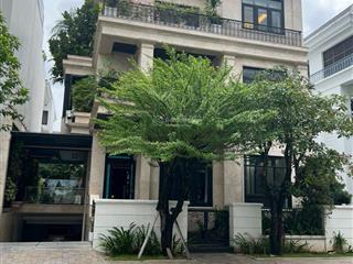 Cần bán gấp biệt thự vinhomes central park  320m2 giá 180 tỷ   0909 106 ***