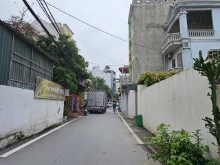 Siêu phẩm nr 4tầng dân xây, thoáng sáng kim chung, hoài đức 4,6tỷ. ô tô chạy vòng quanh