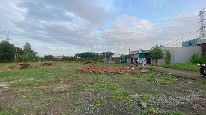 Chính chủ cần xoay vốn bán lại miếng đất thổ cư, sổ sẳn ,xây dựng tự do đầu tư lãi cao. gần chợ c