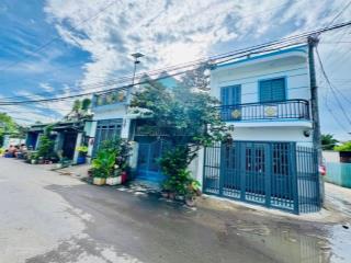 Nhà mới xây , cần chủ ở ngay cầm sổ theo công chứng trong ngày
