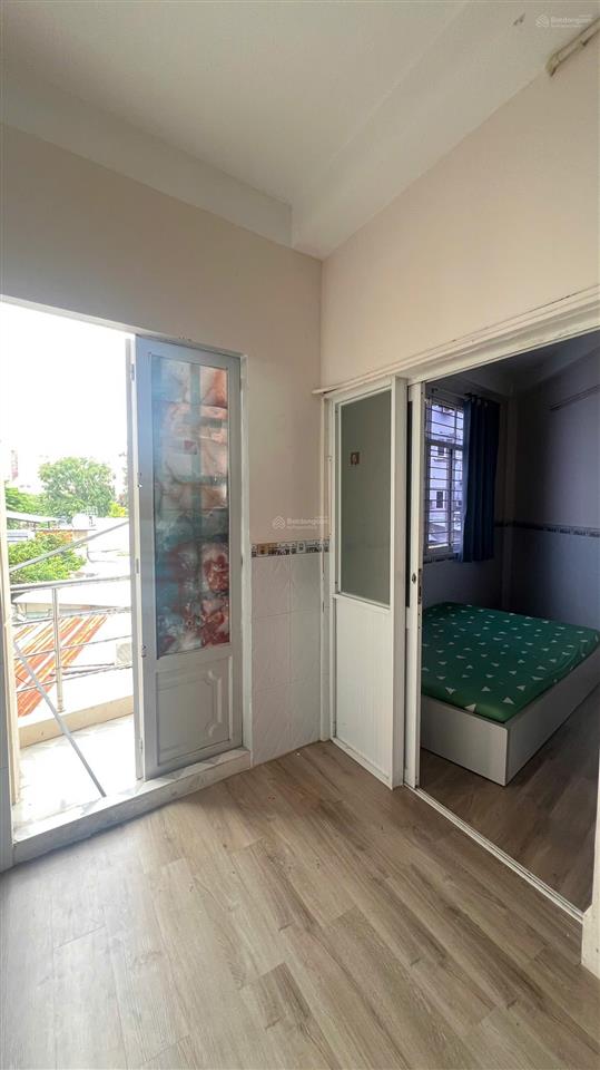 Giá 4,9tr  điện biên phủ, 1 phòng ngủ, ban công, full nội thất, hẻm xe hơi, gần các trường đh