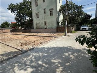 Em còn duy nhất 1 lô võng xuyên phúc thọ
giá đầu tư đầu 3x bé
ngõ 5m oto vào tận giường
diện tí