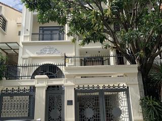 Bán khu làng báo chí nguyễn văn hưởng p. thảo điền dt (10x11m) cn 3 lầu hđt 30 triệu/th giá 32 tỷ