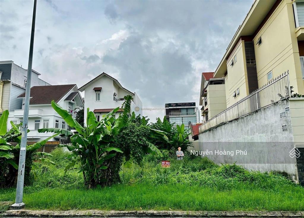 Đất mặt phố hữu kiều p.bình trưng tây thế kỷ 21 dt 10.5m x 24m cn 246m2 giá 40.5 tỷ