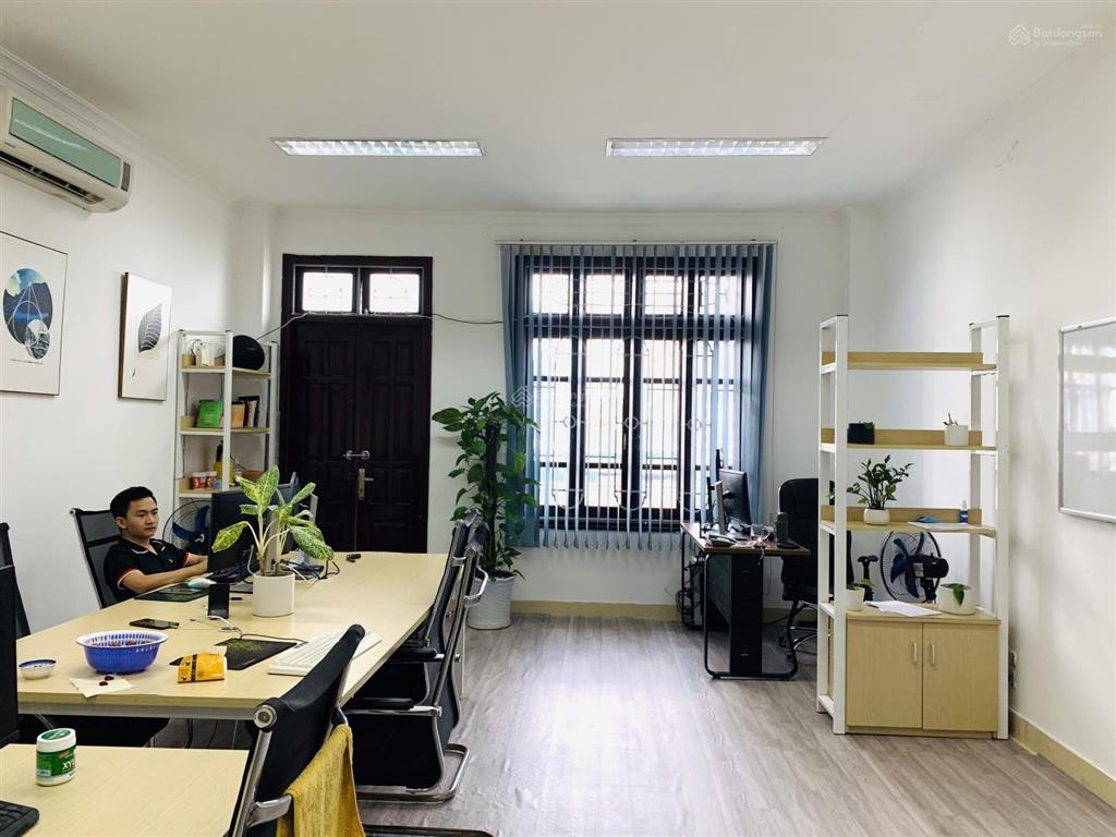 Văn phòng mặt phố thuỵ khuê cạnh hồ tây, ba đình khu phố vip dt 65m2, giá tốt,  0988 453 ***