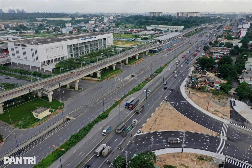 Chính chủ cần bán gấp 2nền nhà phố liền kề đường n1 đối diện chung cư kđt bình nguyên