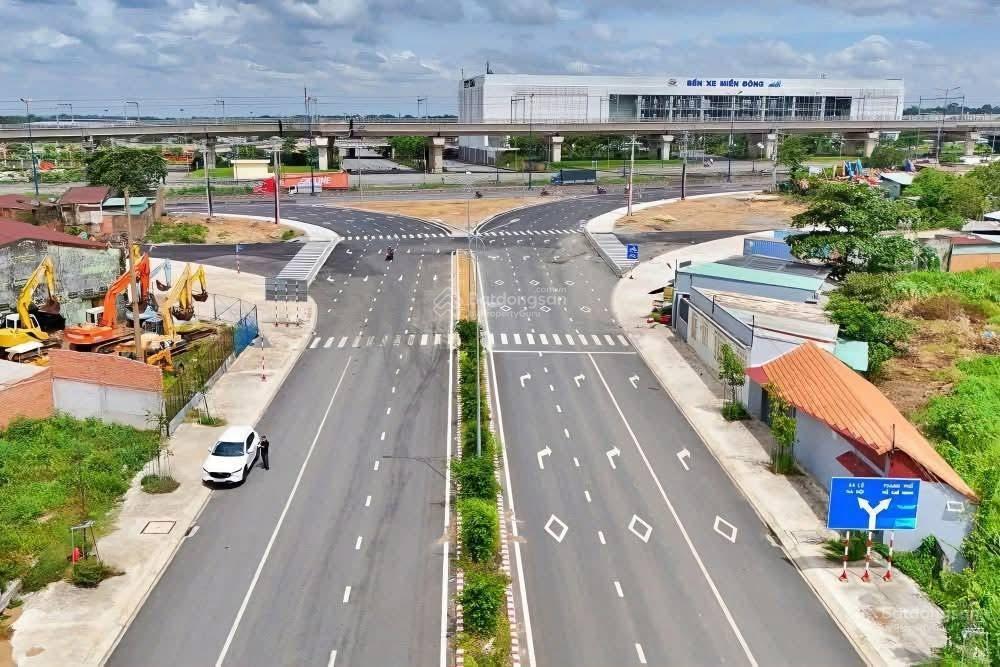 Chính chủ cần bán gấp 2nền nhà phố liền kề đường n1 đối diện chung cư kđt bình nguyên
