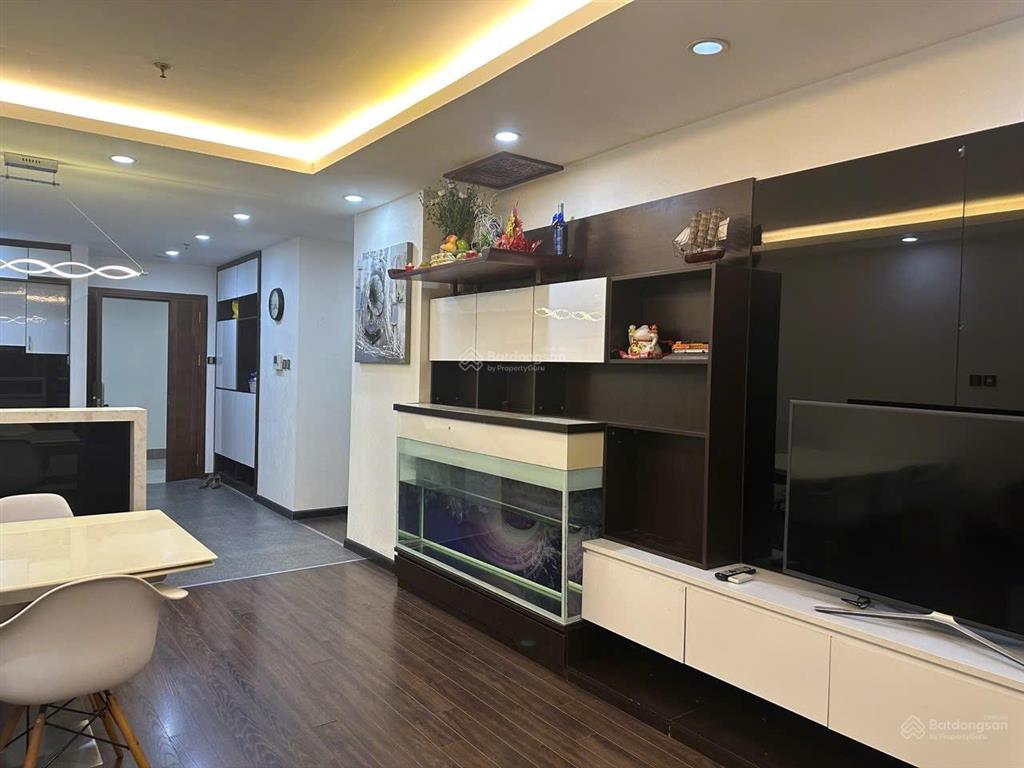 Căn hộ 3pn full đồ tai diamond 48 lê văn lương giá chỉ 20tr 128m2 vào ở luôn.  0836 816 ***