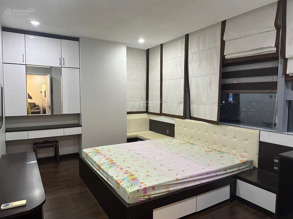 Căn hộ 3pn full đồ tai diamond 48 lê văn lương giá chỉ 20tr 128m2 vào ở luôn.  0836 816 ***