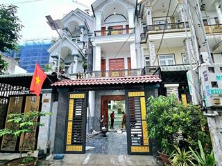 Bán nhanh giảm 200tr nhà 1 trệt 2 lầu phường dĩ an. tặng nội thất xịn. mới 100%. giá chỉ còn 6tỷ tl