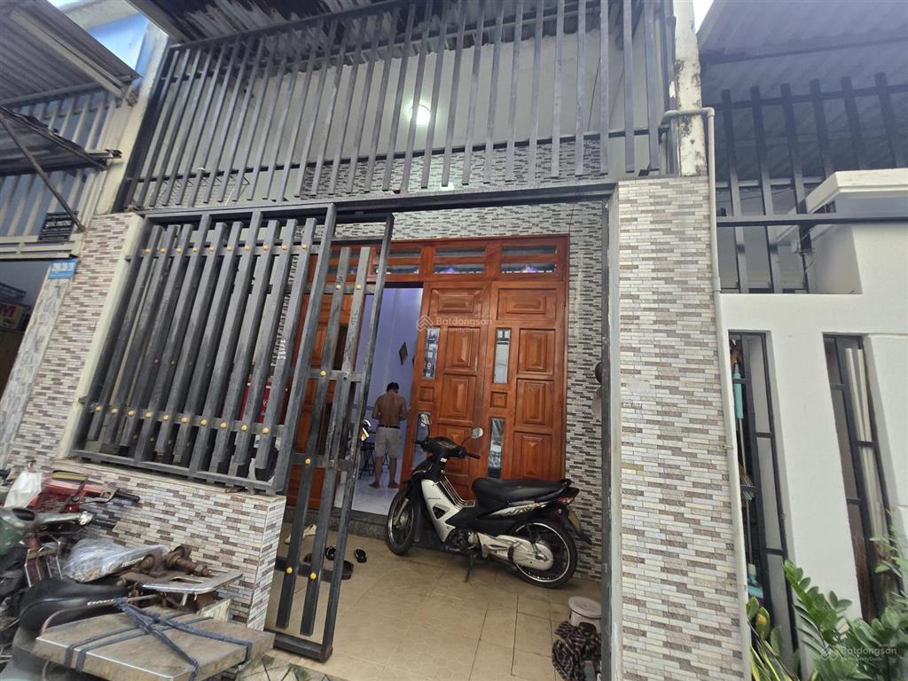 Bán gấp nhà riêng tại hẻm đường nghiệp vụ đường sắt, vô 30m. dĩ an bình dương cũ. 3tỷ450. dt 60,5m2