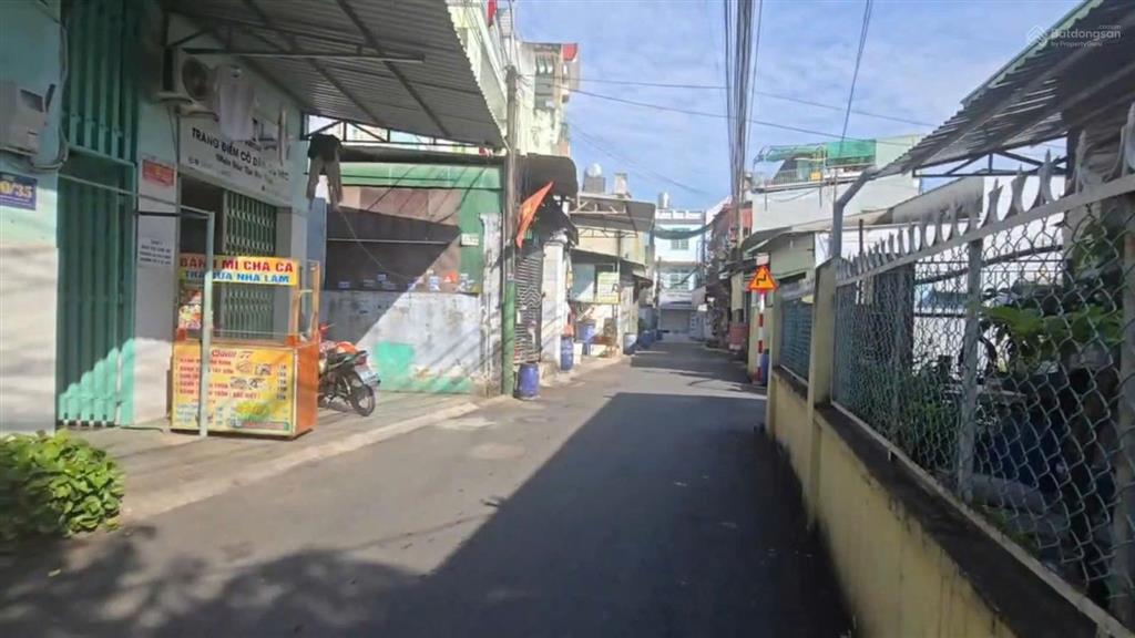 Thanh lý 1 kiot và 10pt thu nhập 14 triệu/tháng. mặt tiền hẻm nhựa thông. dt 176m2. giá 5tỷ390