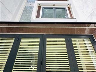 Chú tôi bán gấp nhà đường nam kỳ khởi ngĩaq3. gần chợ tân định. giá 4tỷ950/78,2m2. cho thuê 27tr