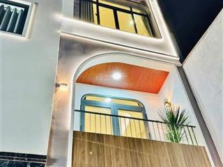 Bán gấp nhà đ.nguyễn đình chiểuphú nhuận. gần coopmart nguyễn kiệm.giá 3tỷ240/70,4m2.cho thuê 22tr