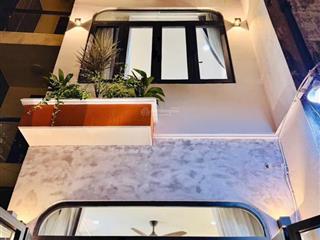 Tôi bán gấp nhà đường nguyễn đình chínhphú nhuận. giáp quận 3. giá 3tỷ060/68,8m2. cho thuê 21tr