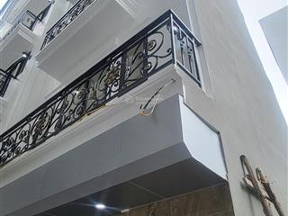 Nhà mới phố ngọc trì thạch bàn long biên, 5 tầng 34m2, mt 6m, oto đỗ cổng 5.7 tỷ