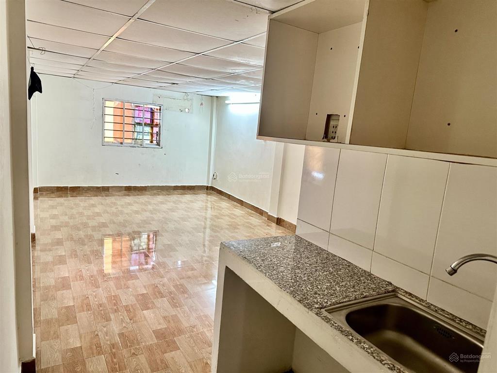 Chỉ 5,95 tỷ có ngay nhà mặt tiền kinh doanh đoàn văn bơ, liền kề quận 1