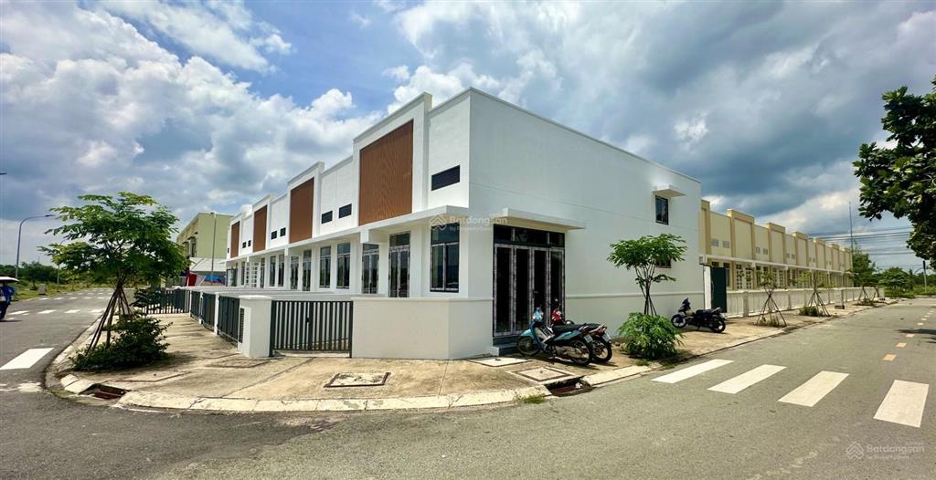 Bán nhà mặt tiền góc ngã tư tại phước đông new city chỉ 1,9 tỷ