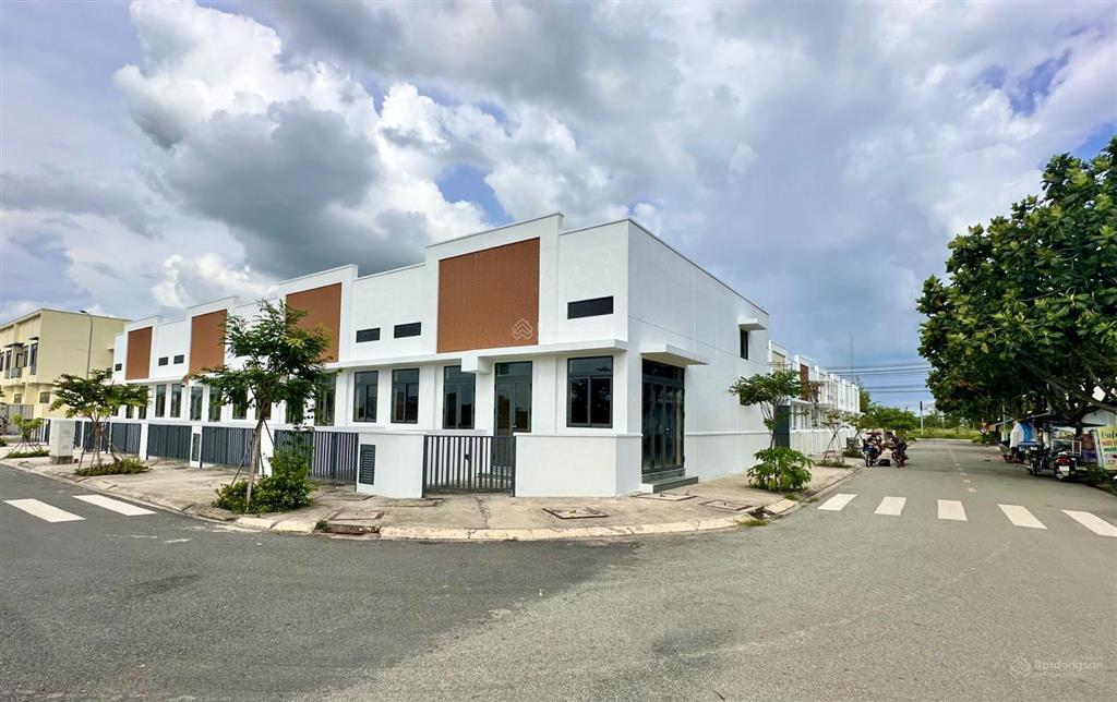 Bán nhà mặt tiền góc ngã tư tại phước đông new city chỉ 1,9 tỷ