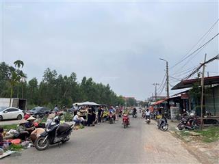 Bán góc 2 mặt tiền ngay cạnh chợ và sân gôn đại lải .