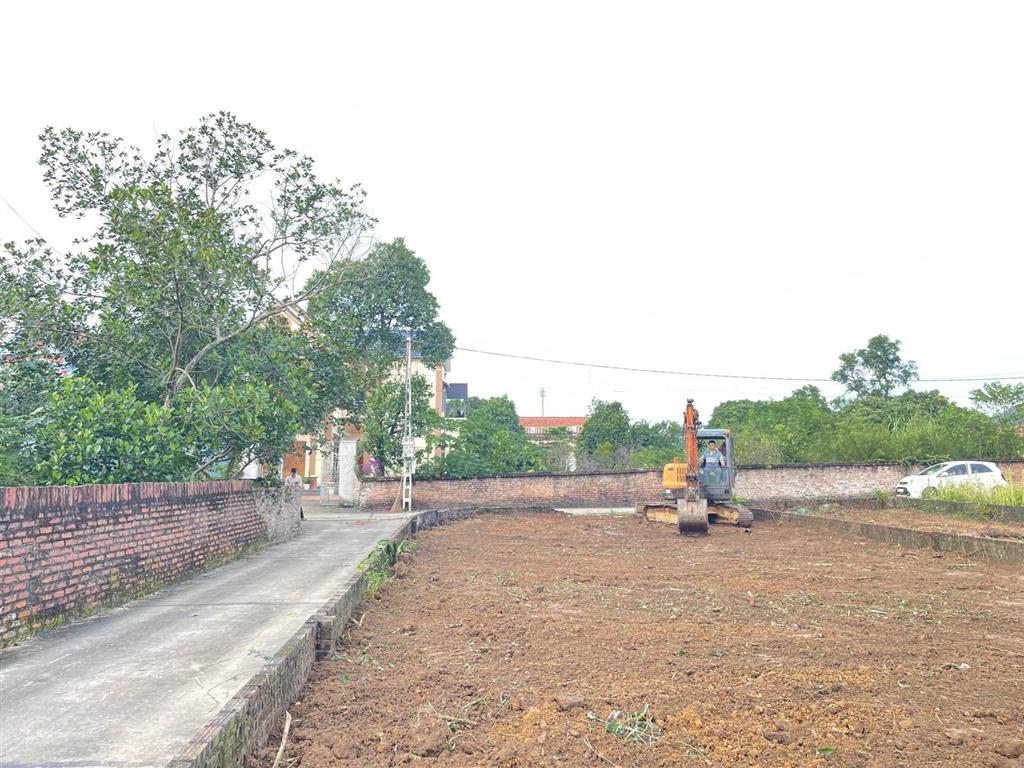 Bán lô đất 2 mặt tiền ngay cạnh chợ và khu du lịch hồ đại lải .