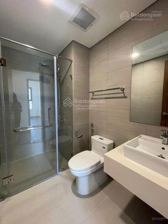 Cho thuê căn akari city 3 phòng ngủ, 2wc, 95m chỉ 13.5tr/tháng. miễn phí quản lý,có thể vào ở liền