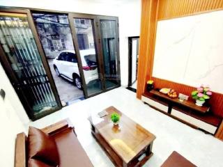 Lõi hoàng mai  oto đậu cửa  37m2  5tỷ64  sổ cc