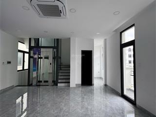 Cho thuê giá rẻ nhà phố 120m2 mặt tiền 10m gần vinwonder hoàn thiện tháng máy + máy lạnh tại vhgp