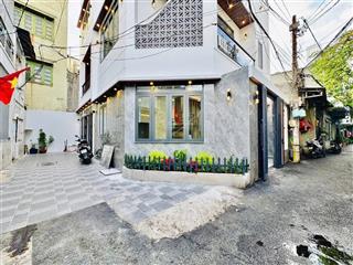 Nhà đẹp góc hai mặt thoáng gần chợ dt 7x8m nhà mới 100% full nội thất