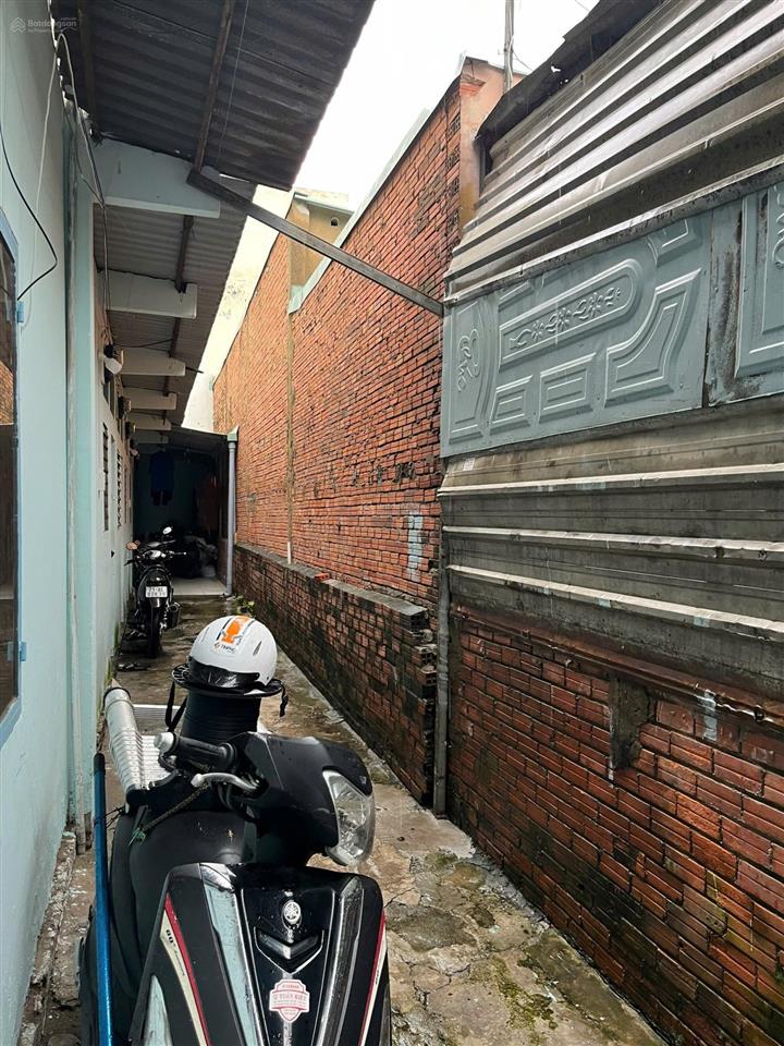 Bán lô đất mặt tiền cực rộng dt 7,5x23 sổ vuông vức không lỗi phong thủy thích hợp xây chdv