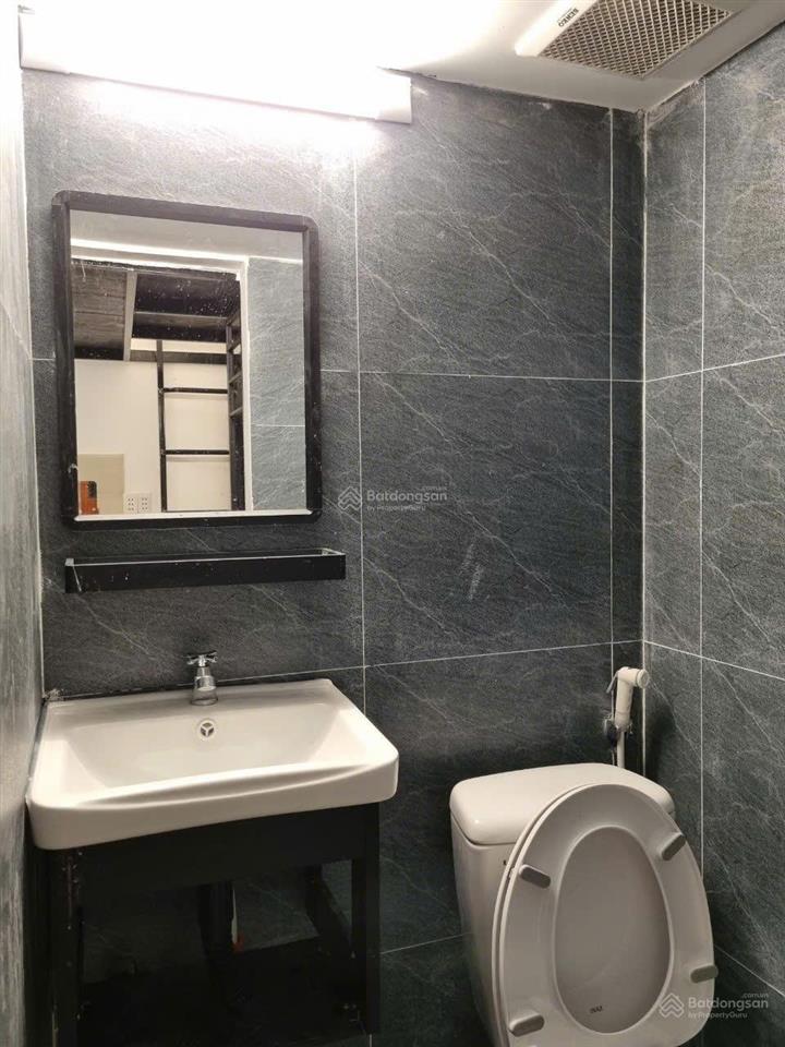 Chính chủ cần bán căn hộ dịch vụ gồm 20 phòng dt 6x20m ngay trường đh công nghiệp gò vấp