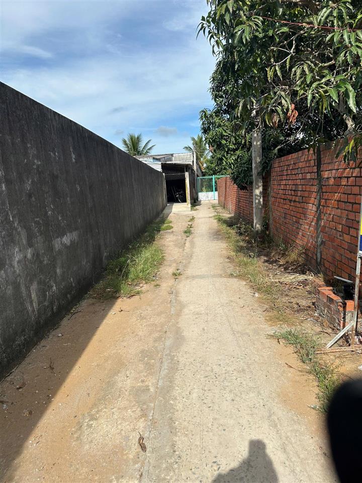 Kẹt tiền. bán gấp đất nền có 50m2 đất ở đô thị tại thị trấn thạnh phú. gần nhà nghỉ 68