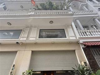 Bán nhà mới fun nội thất 4x14m 1 trệt 3 lầu  đường lê trọng tấn.