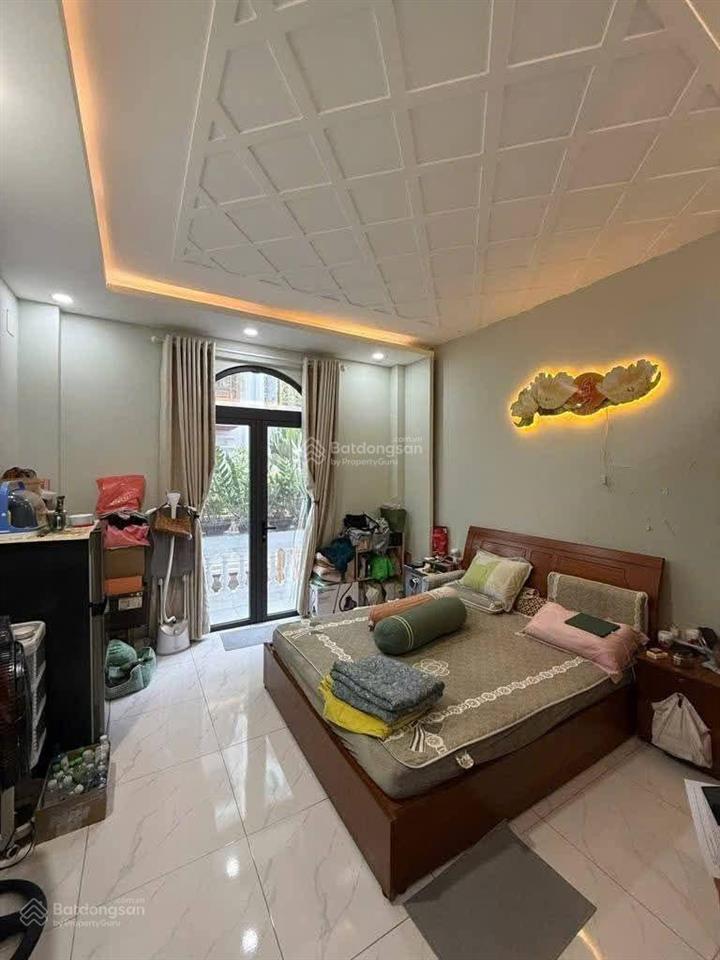 Bán nhà mới fun nội thất 4x14m 1 trệt 3 lầu  đường lê trọng tấn.