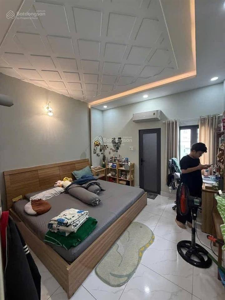 Bán nhà mới fun nội thất 4x14m 1 trệt 3 lầu  đường lê trọng tấn.