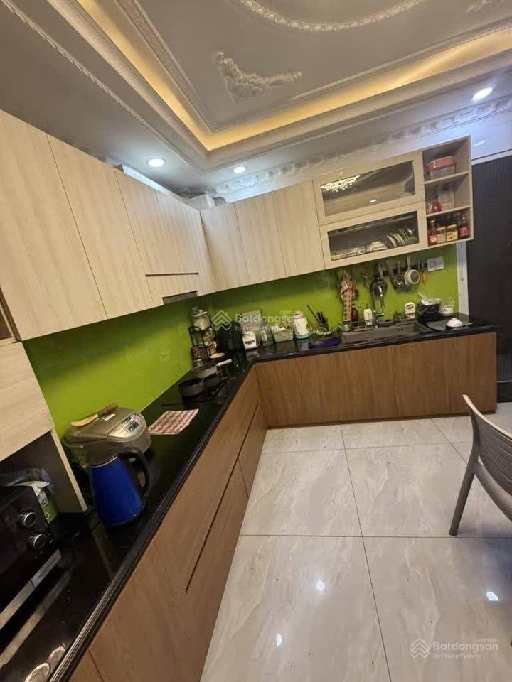 Bán nhà mới fun nội thất 4x14m 1 trệt 3 lầu  đường lê trọng tấn.