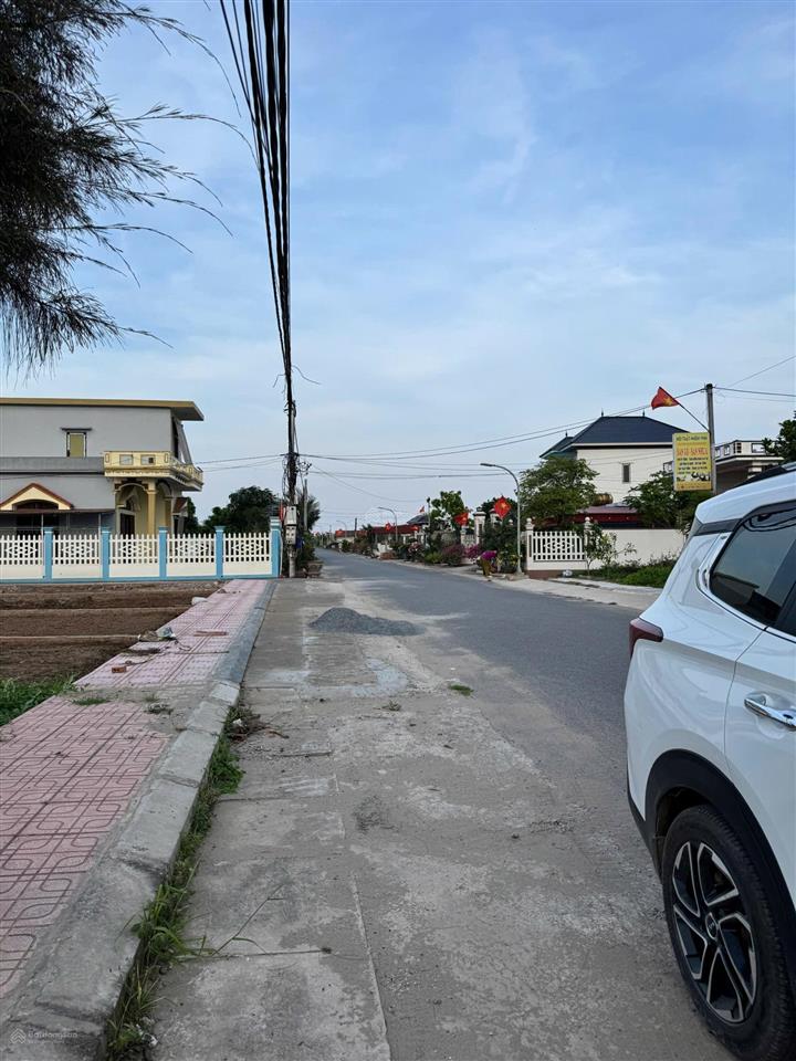 Nhà em cần bán mảnh đất cạnh khu công nghiệp vsip bãi tắm biển quất lâm, ninh bình mới