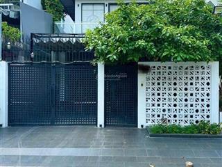 Bán gấp căn nhà 2 tầng (ngang 7m dài 16,6m) gần chợ bờ ngựa bình chánh, giá 1,1 tỷ, sổ hồng riêng
